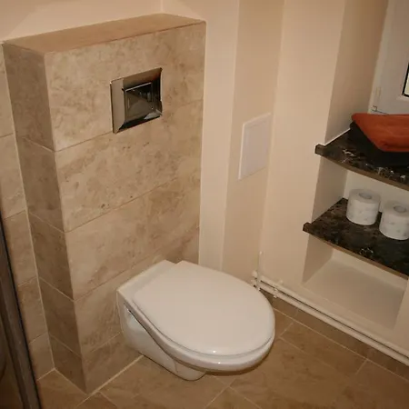 Sg Family Apartment